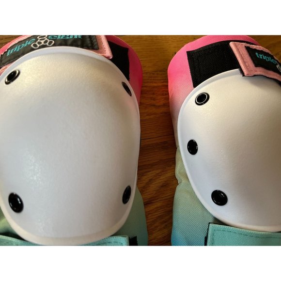 New Unused Triple 8 Saver Series Elbow Pads in Shaved Ice - Small - Picture 2 of 6